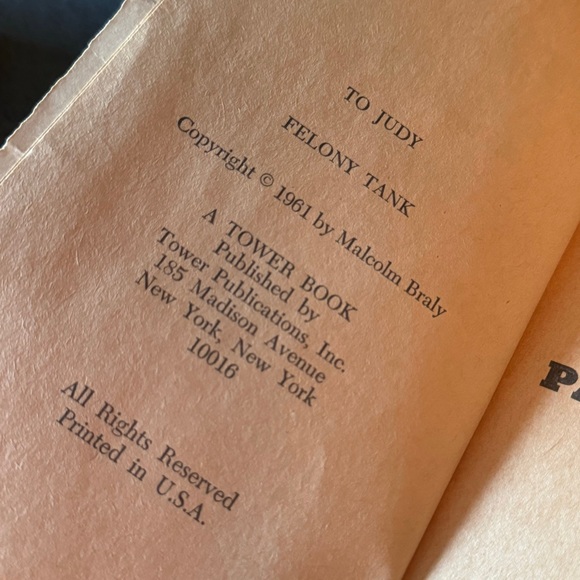 BOOK: Vintage 1961 paperback book, "The Felony Tank" by Malcolm Braly - Picture 2 of 2